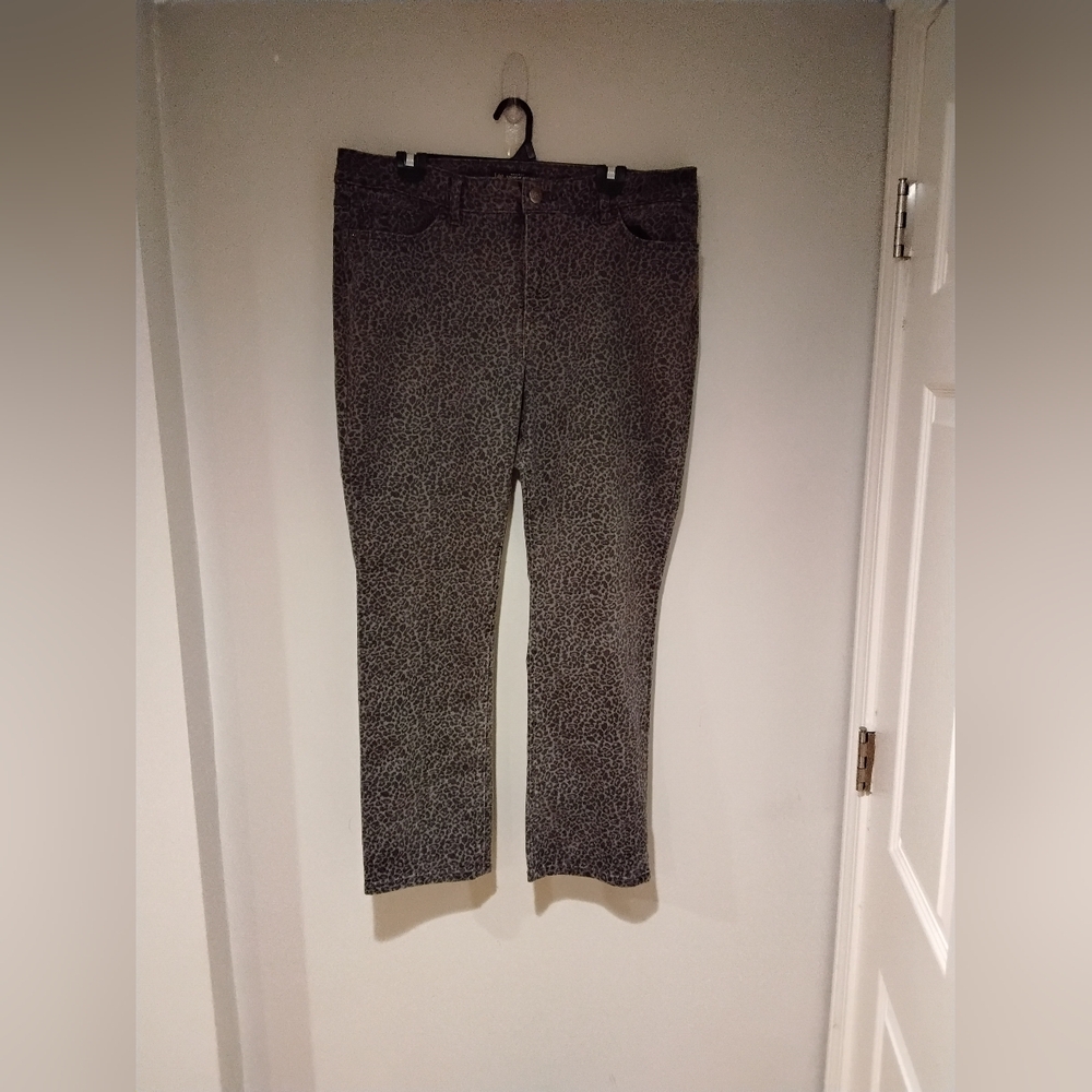 Lee Gray Leopard Print Straight Leg Pants